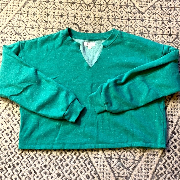 Green Colsie Cropped V-Neck sweatshirt size M - Picture 1 of 4